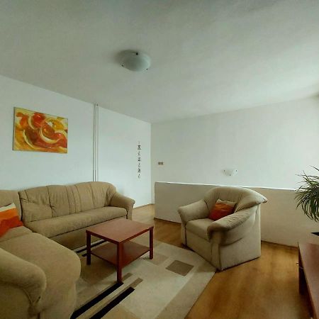 Naty Apartman Haniska Bagian luar foto