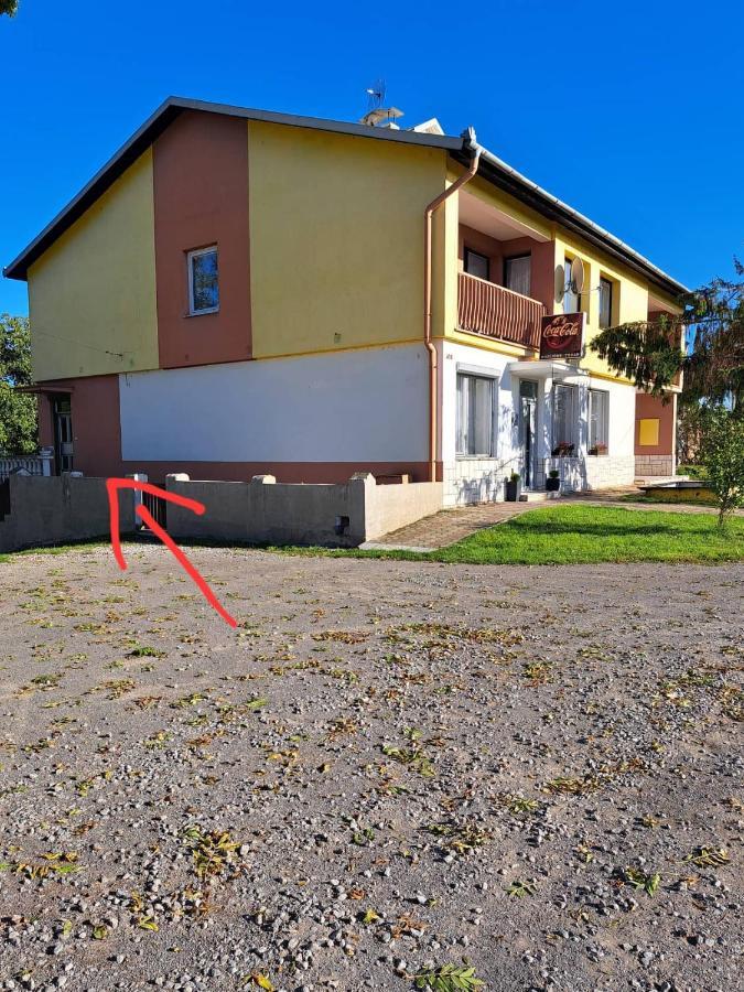 Naty Apartman Haniska Bagian luar foto